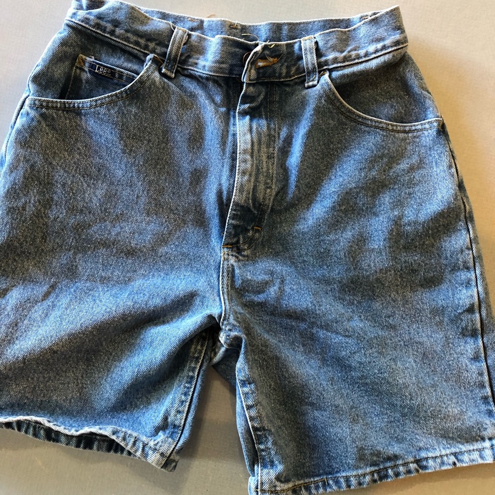90’s mom shorts